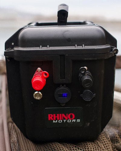 Moteur Electrique Rhino VX65 V2 + Batterie Lithium Outdoor Box 12v 100Ah + Chargeur - description 17