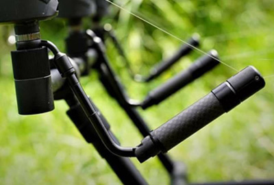 New Direction T10s Tackle Indicateur de Touche pour pêche à la Carpe Noir  et Carbone : : Sports et Loisirs